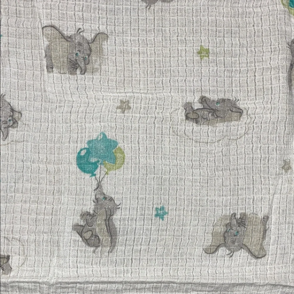 Huge New Aden and Anais muslin blanket Disney’s Dumbo Security Swaddle Receiving